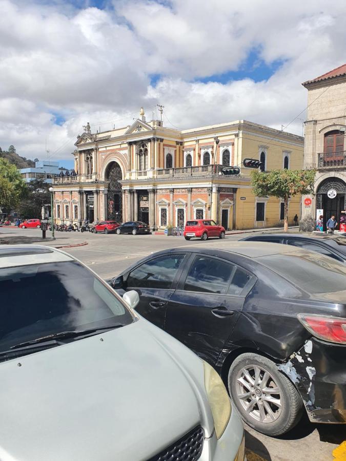 Hotel Kasa Kamelot Central Quetzaltenango Exterior photo